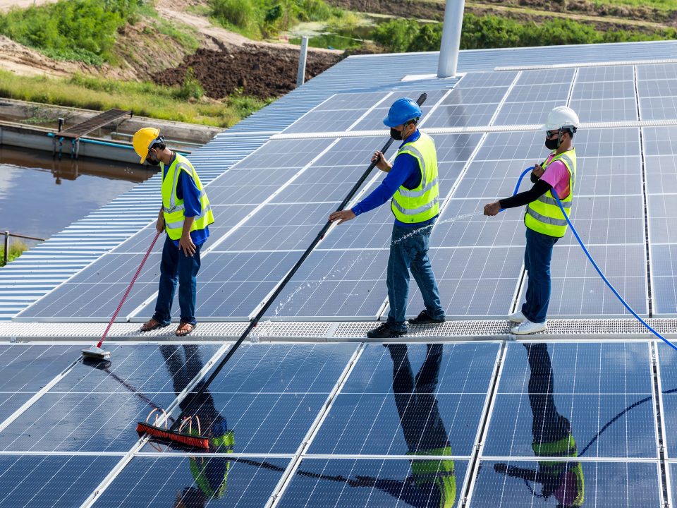 Cómo limpiar las placas solares