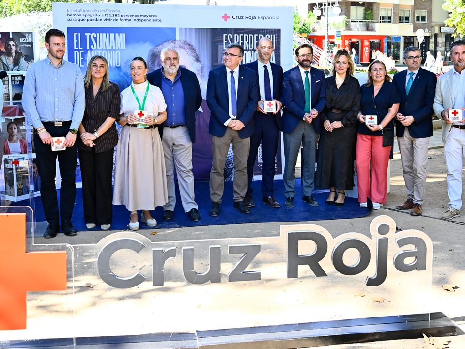 Servilimpsa, presente en el Día de la Banderita de Cruz Roja.